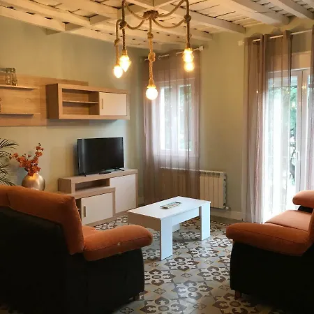 Charcos De Gredos Apartment *